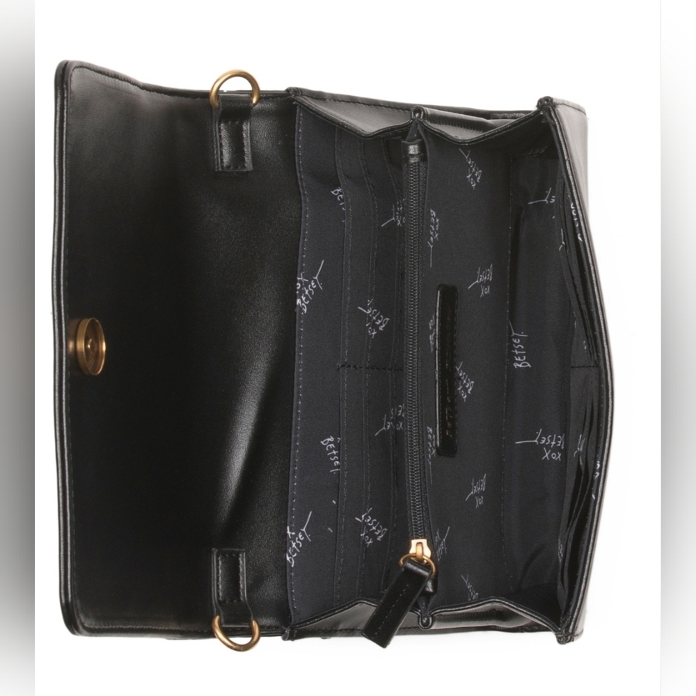 🖤▪️Betsey Johnson▪️ XOSYBIL Black Faux Leather Skull Crossbody Bag - Picture 3 of 6